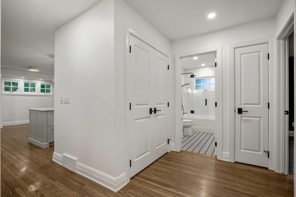 256 Westminster Drive SW