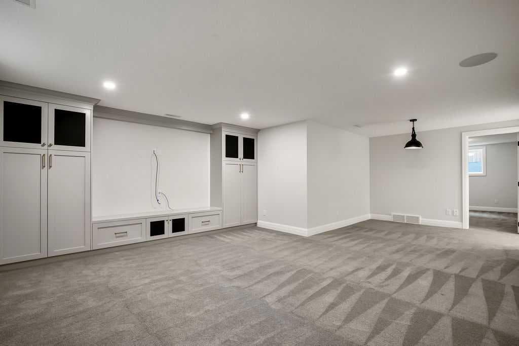 256 Westminster Drive SW