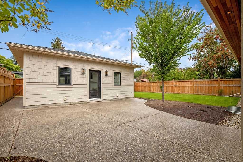 256 Westminster Drive SW
