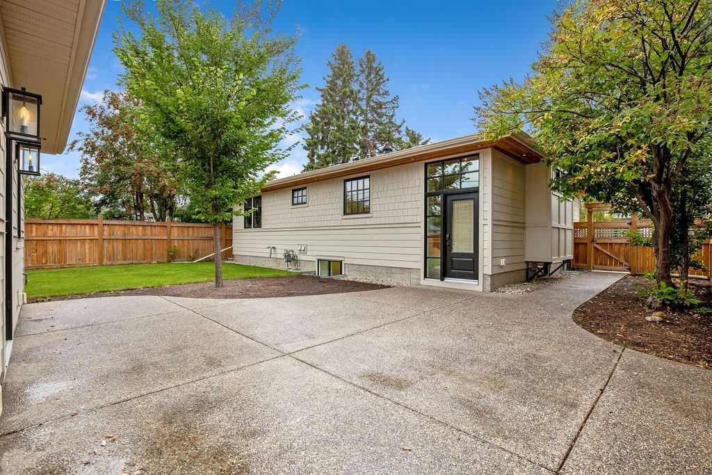 256 Westminster Drive SW