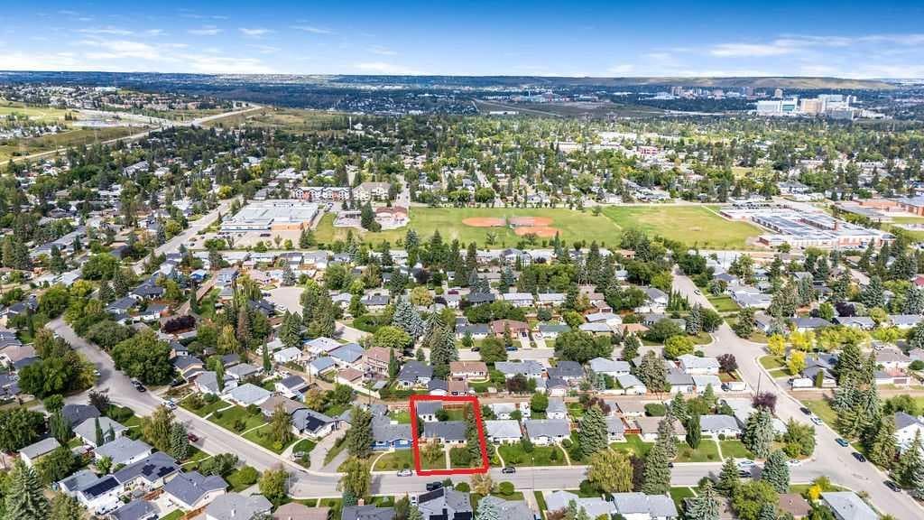 256 Westminster Drive SW