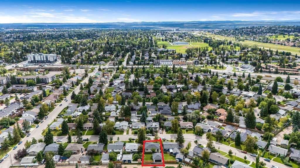 256 Westminster Drive SW
