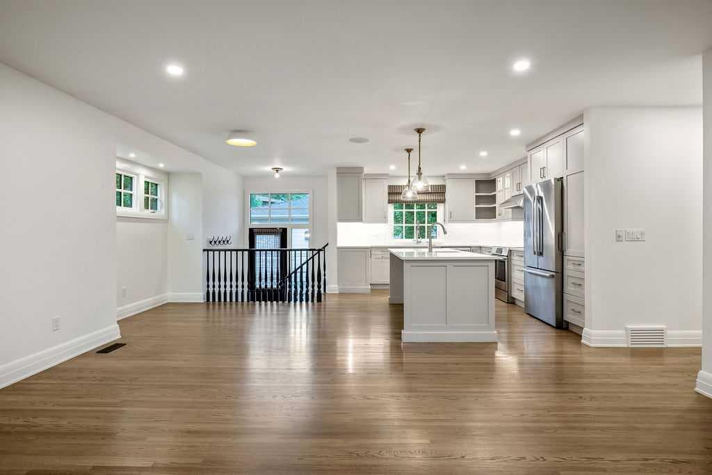 256 Westminster Drive SW