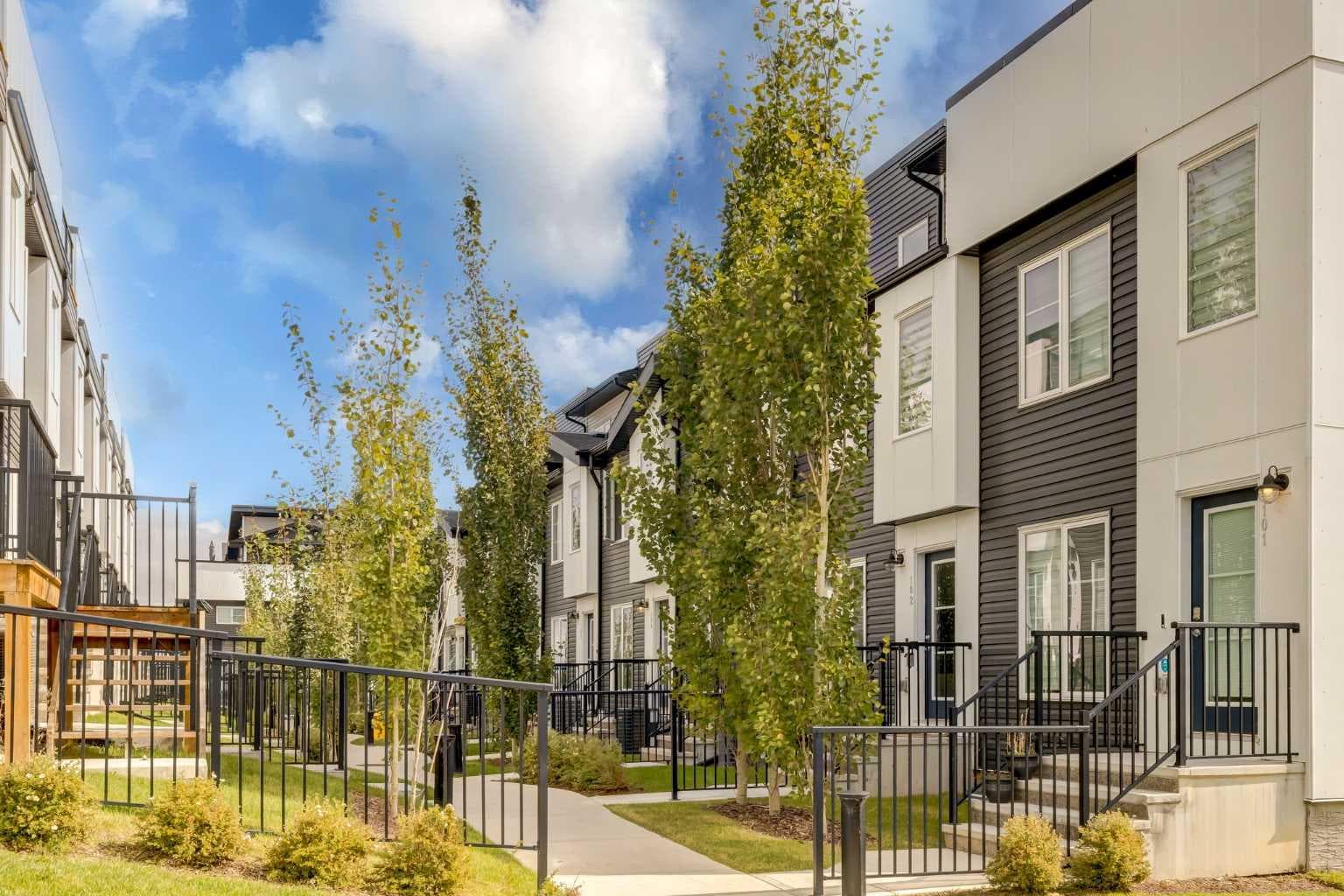 104, 474 Seton Circle SE