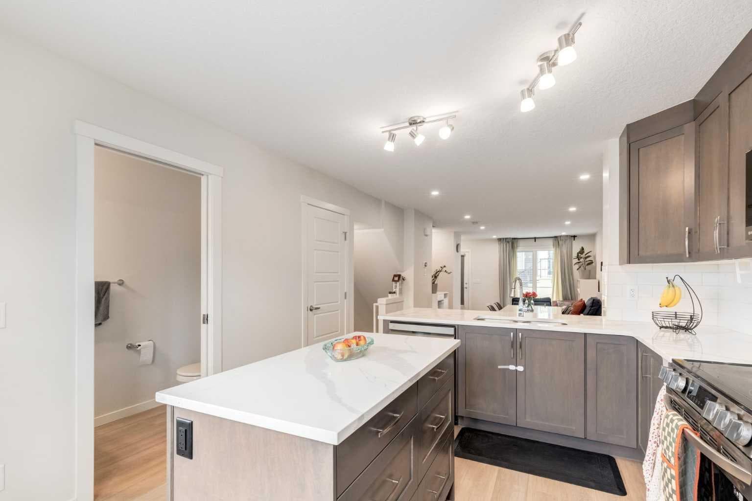 104, 474 Seton Circle SE