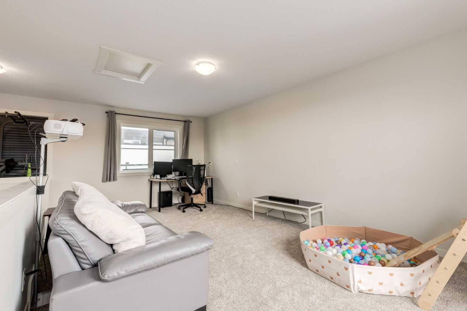 104, 474 Seton Circle SE