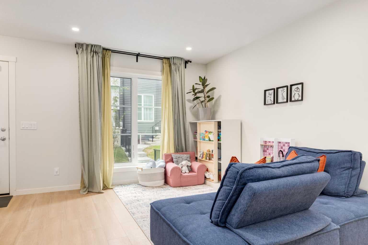 104, 474 Seton Circle SE