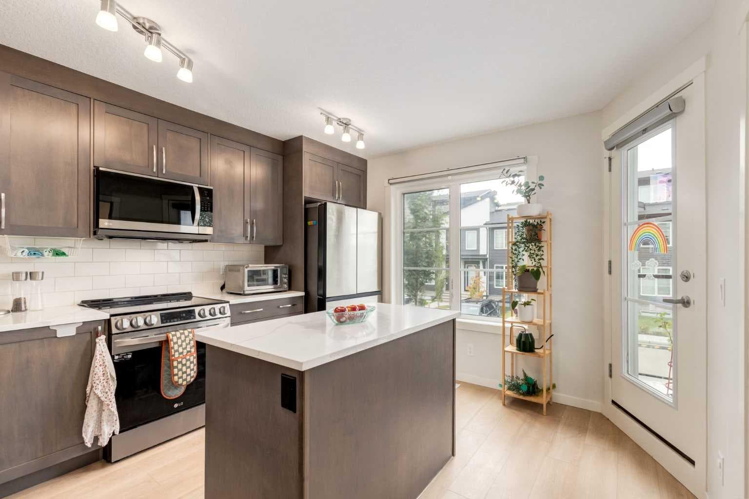 104, 474 Seton Circle SE