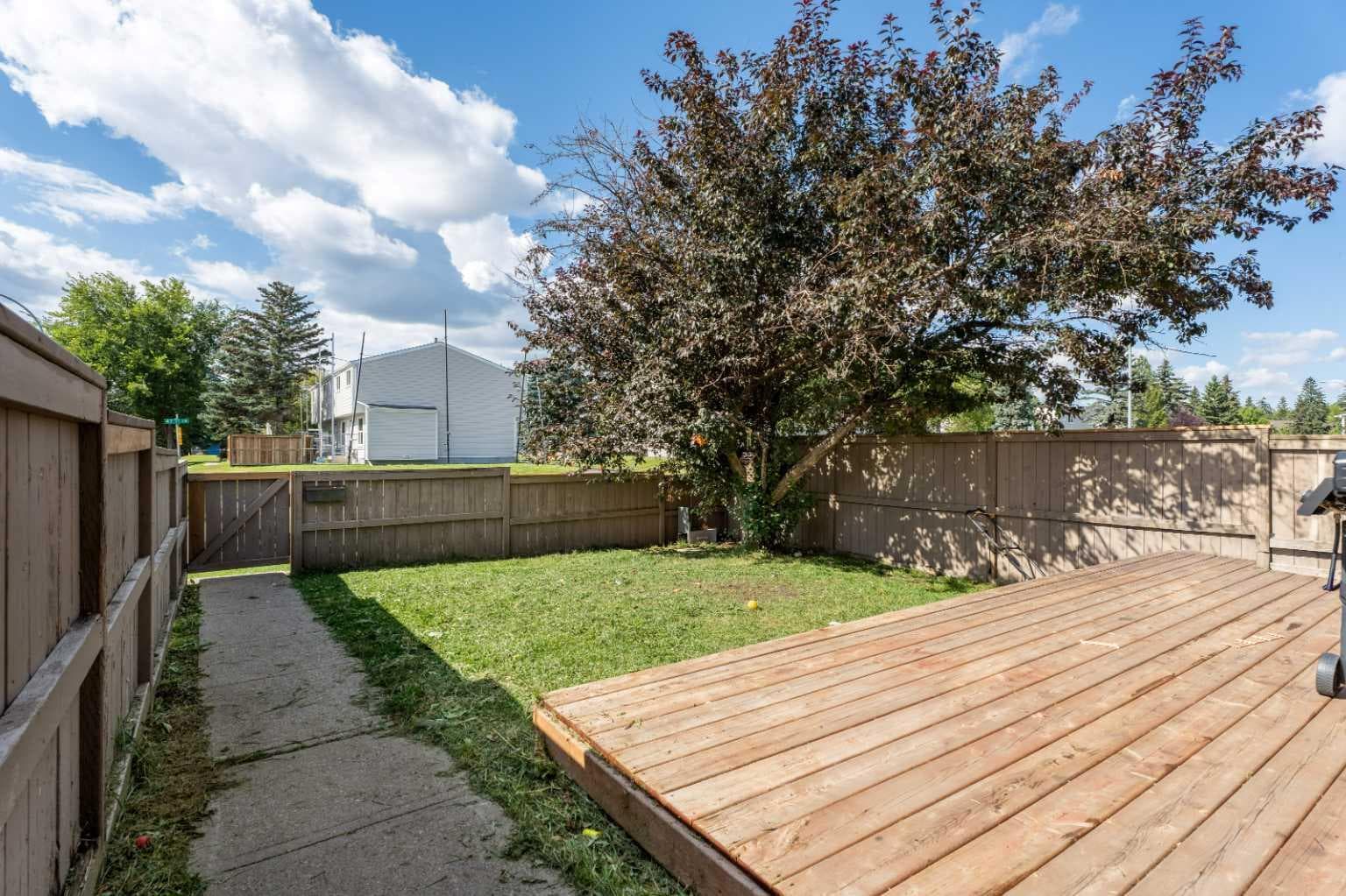 52, 3809 45 Street SW