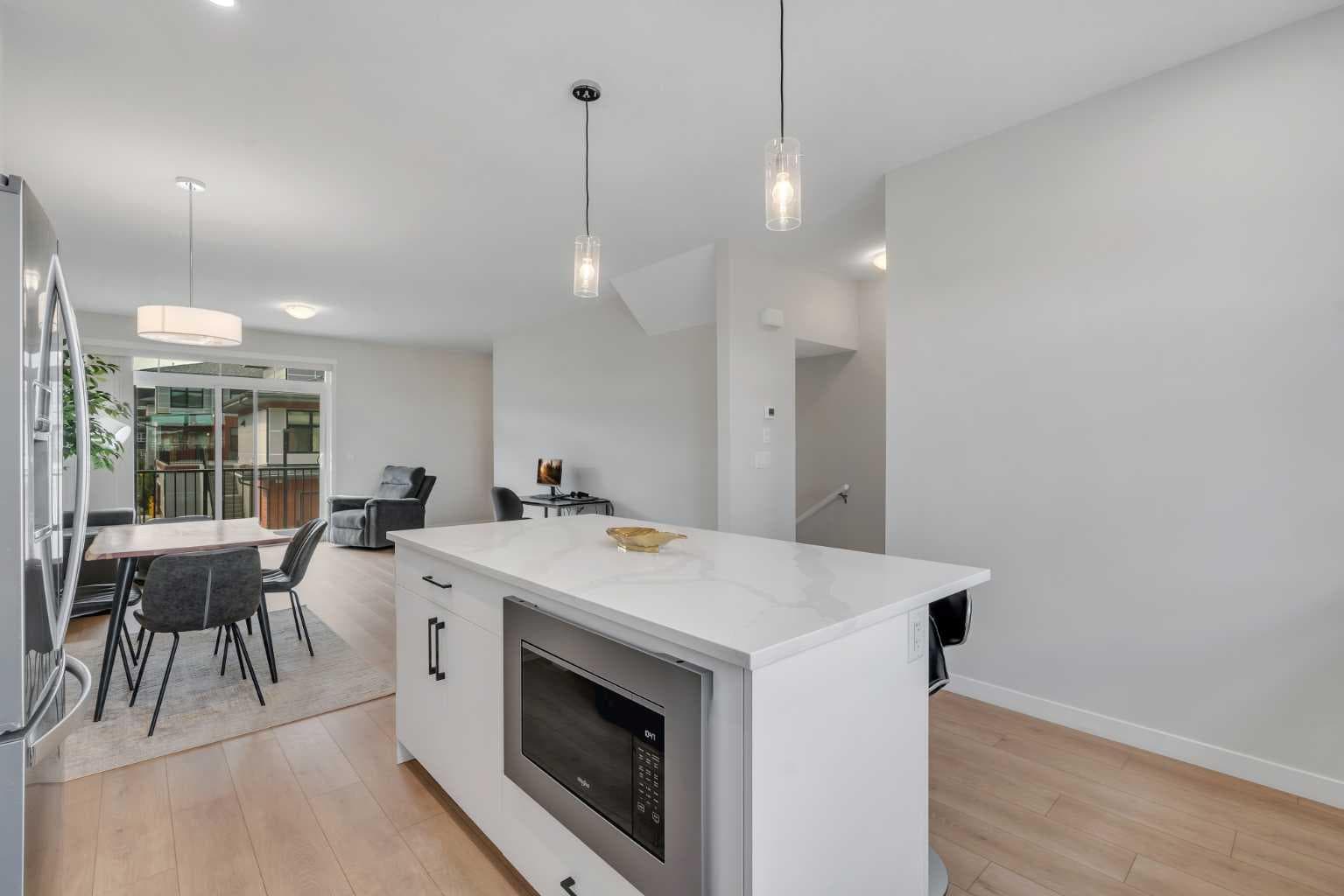 805, 400 Belmont Street SW