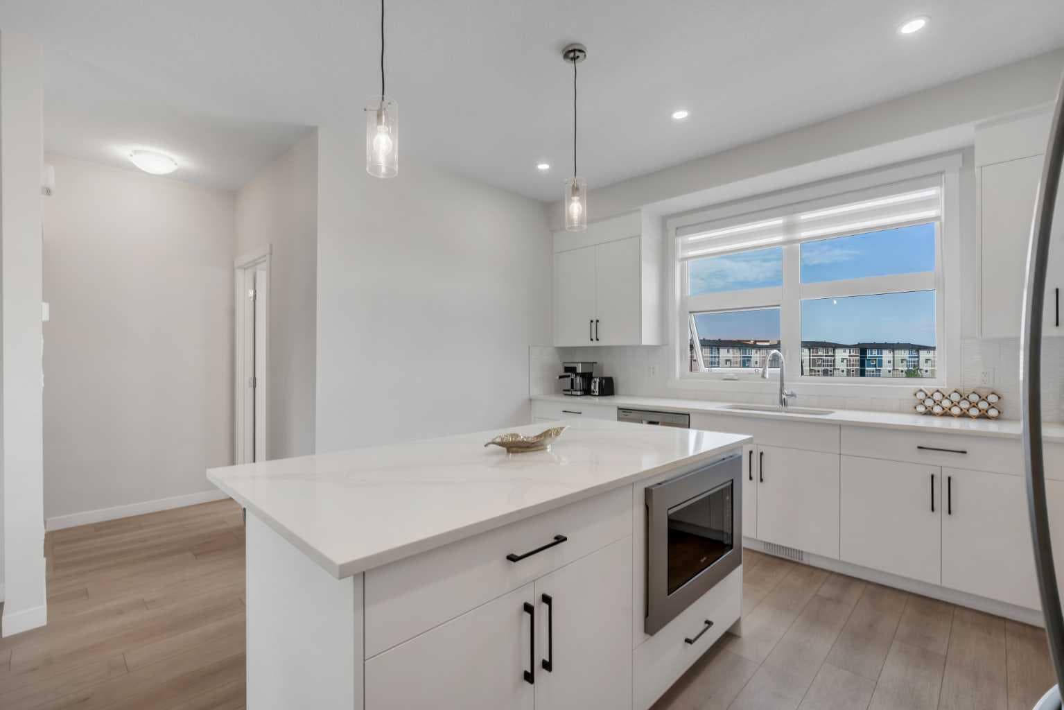 805, 400 Belmont Street SW