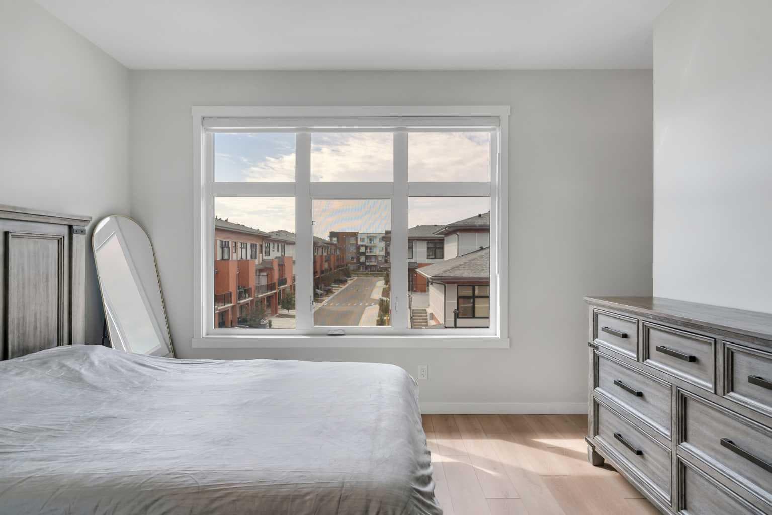 805, 400 Belmont Street SW