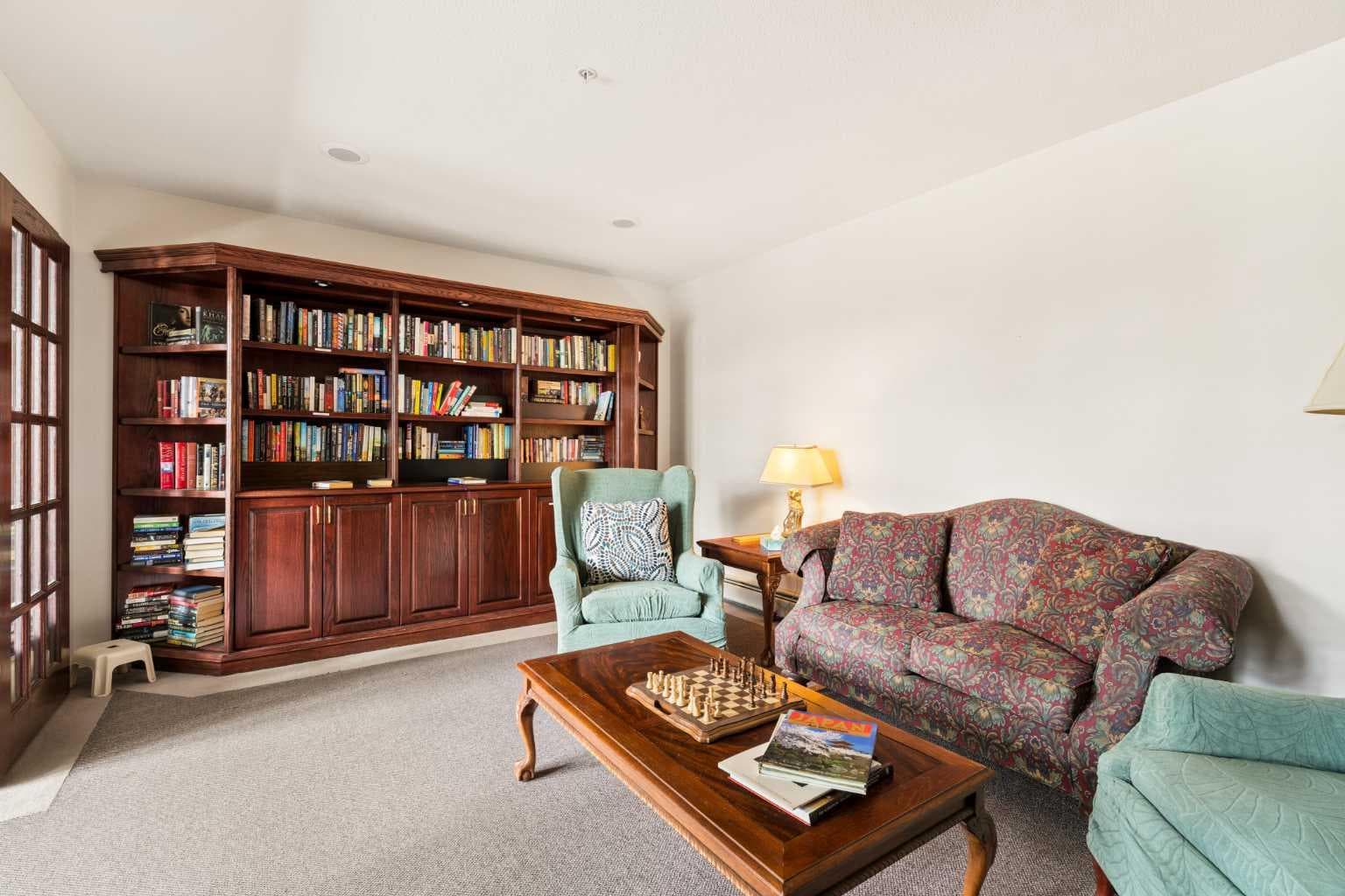 142, 5201 Dalhousie Drive NW