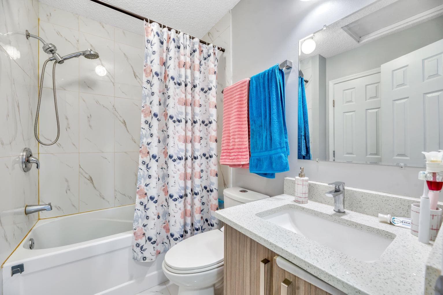 7 San Diego Manor NE