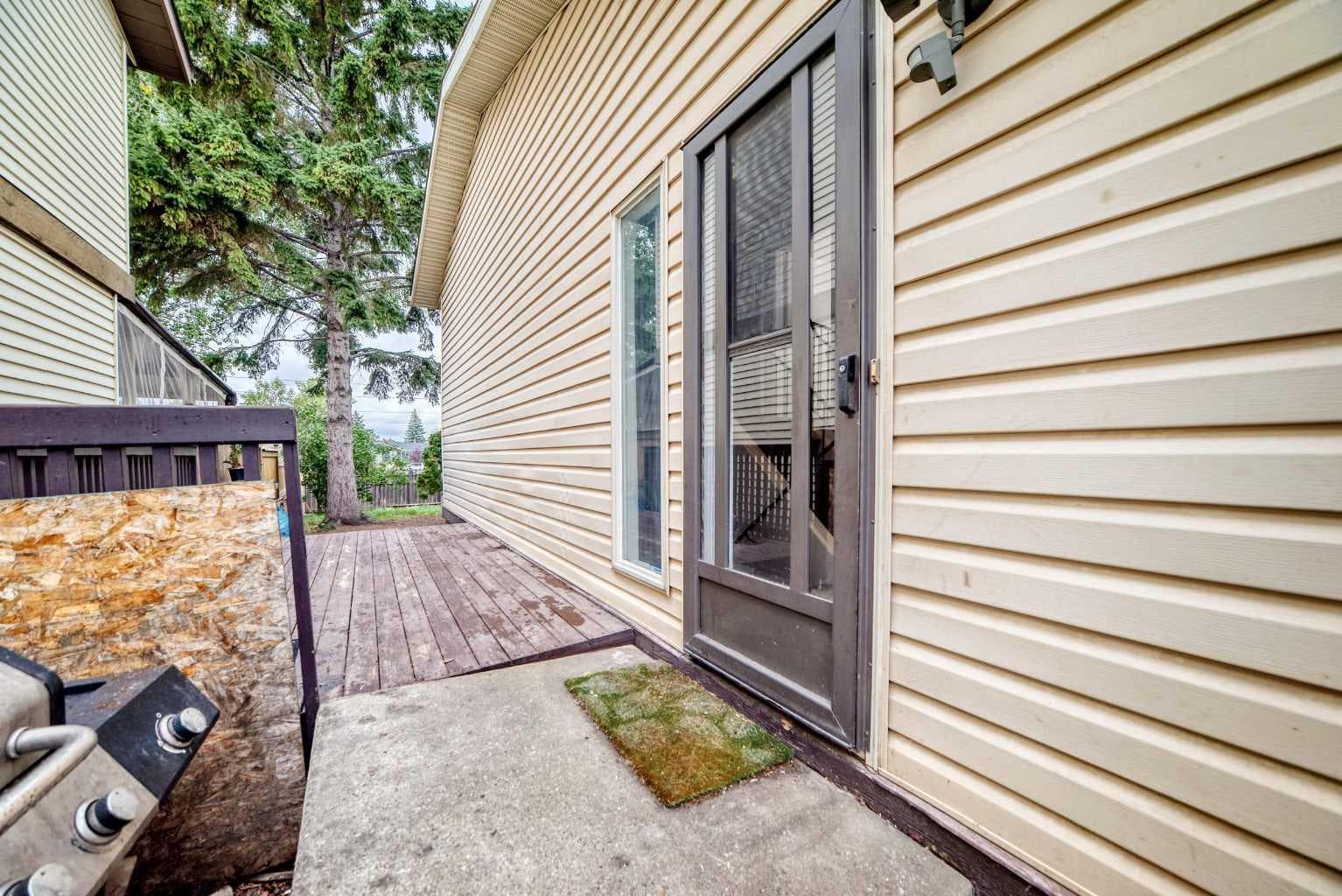 320 Abinger Crescent NE