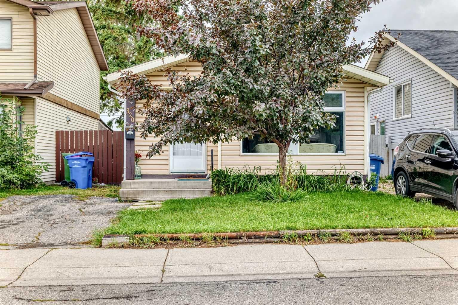 320 Abinger Crescent NE