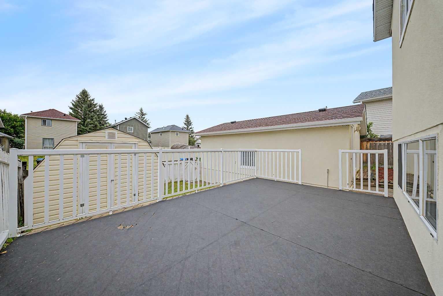 228 Taradale Close NE