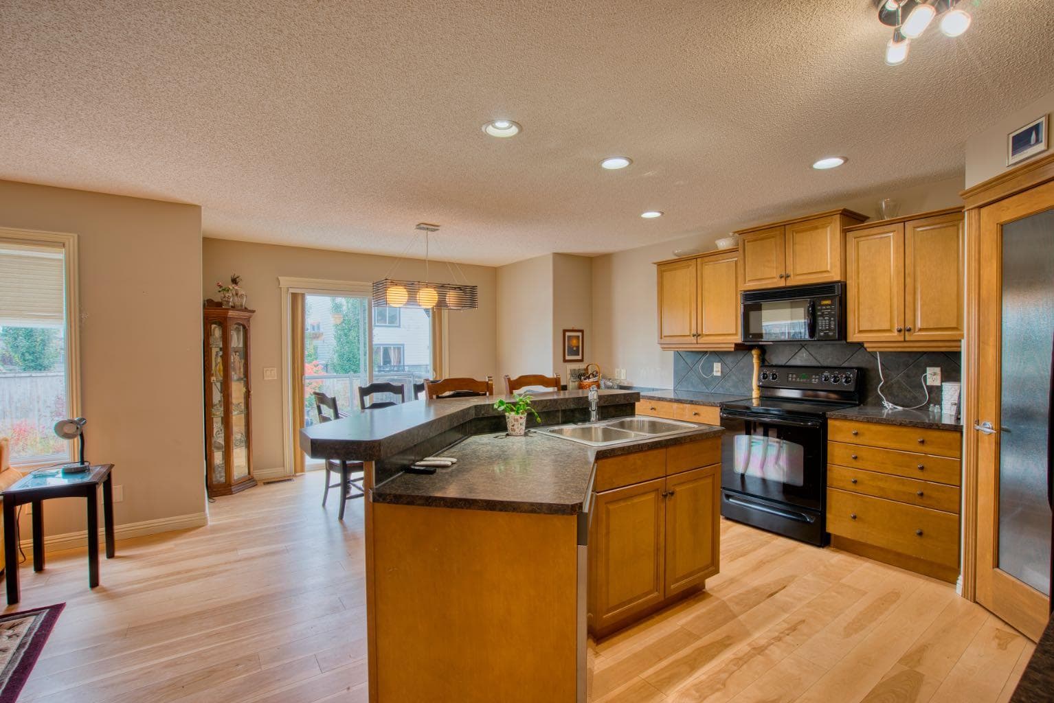 1028 Kincora Drive NW