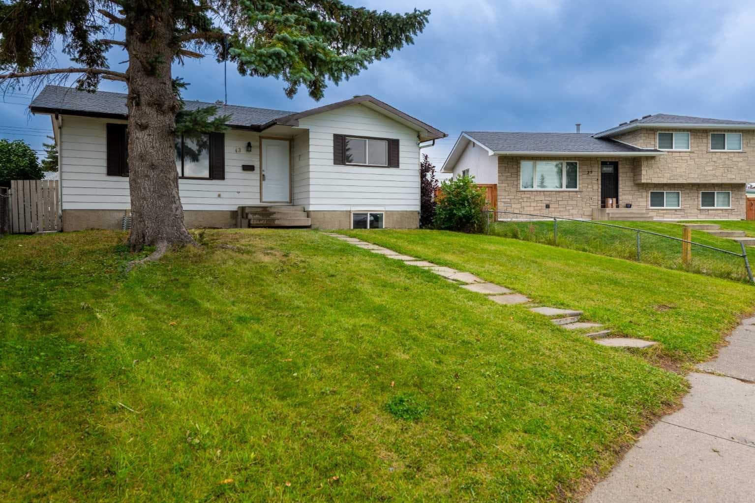 43 Maranda Close NE