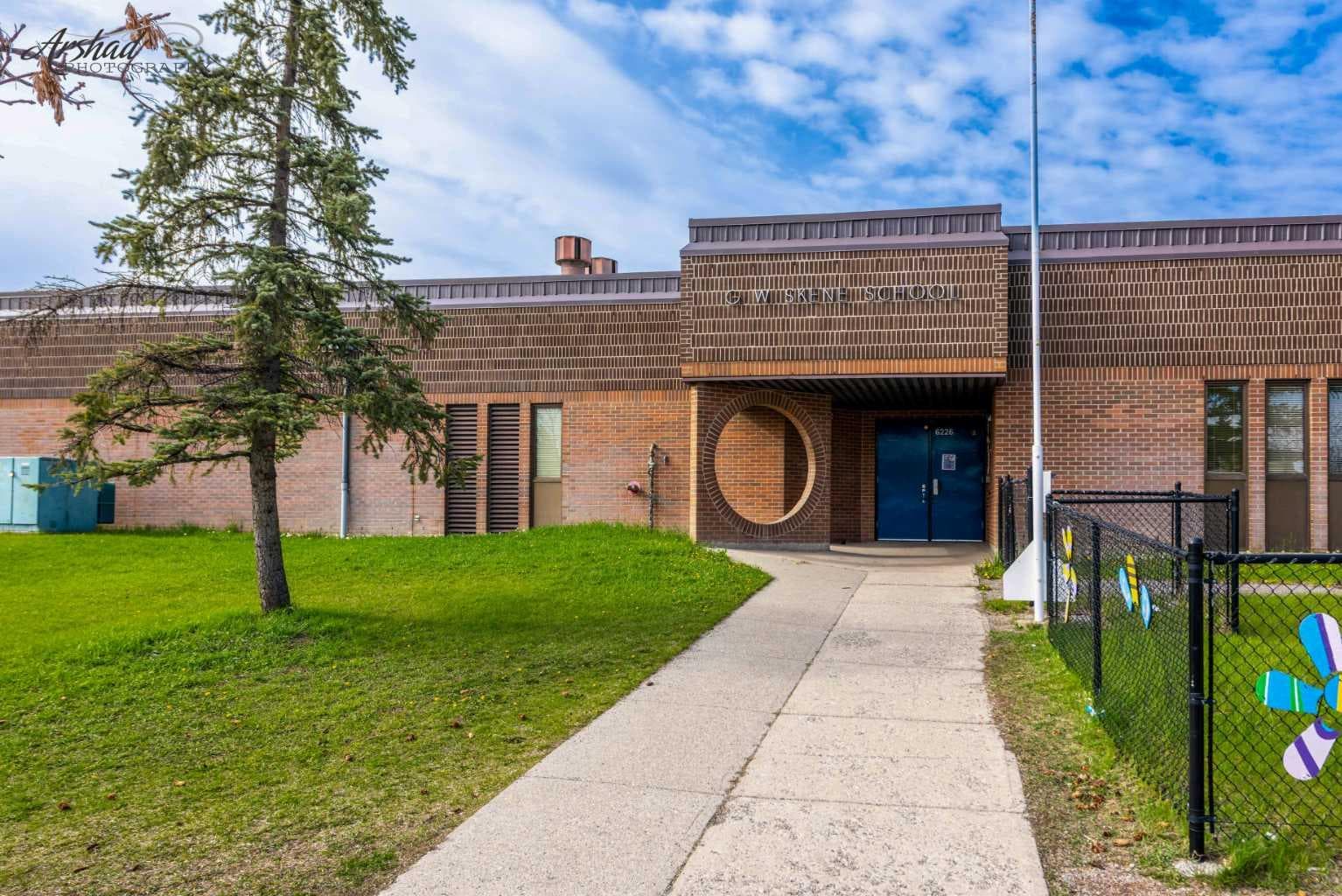 43 Maranda Close NE