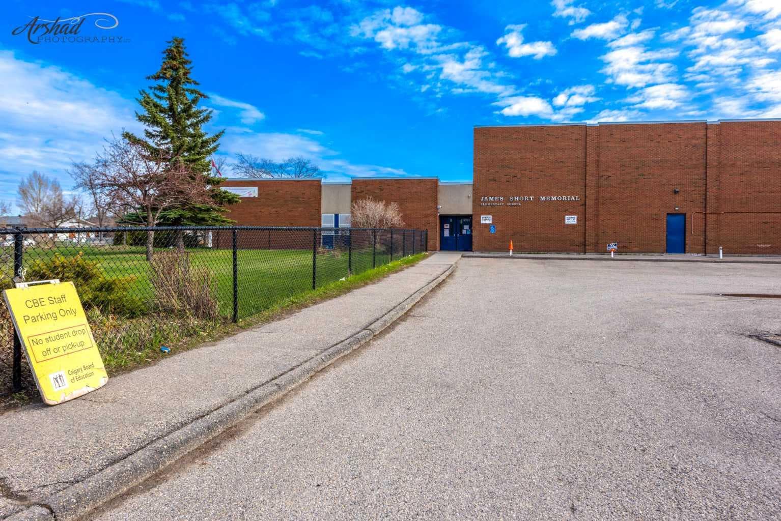 43 Maranda Close NE