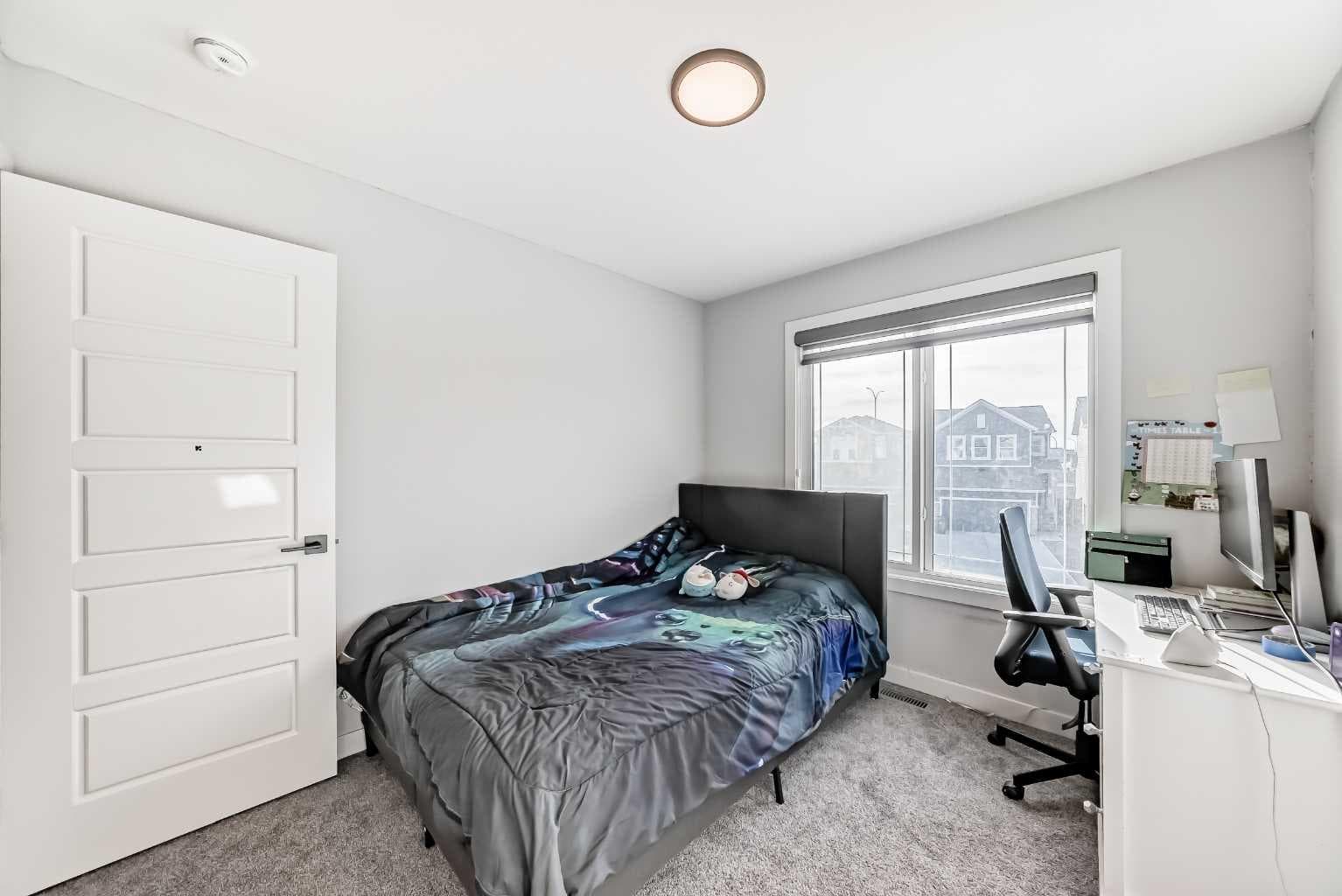 69 Amblehurst Way NW