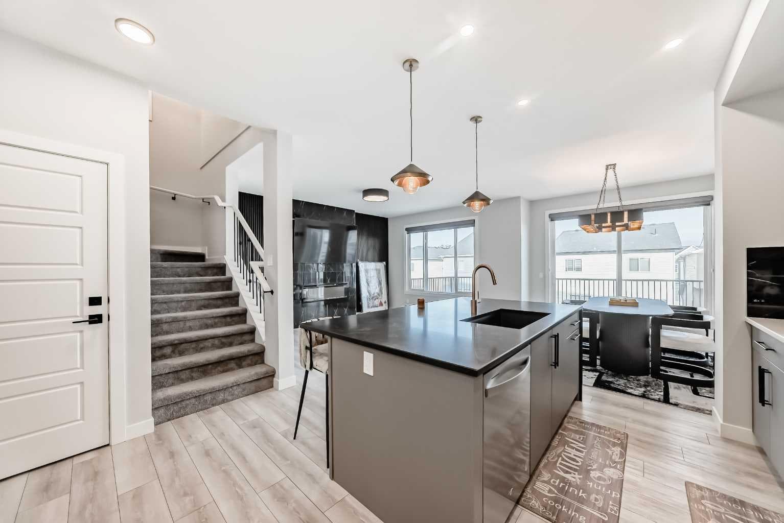 69 Amblehurst Way NW