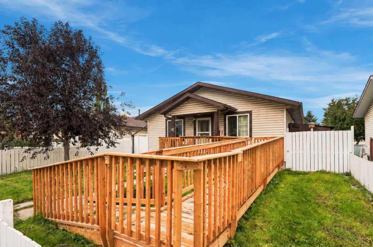 63 Rundleson Way NE
