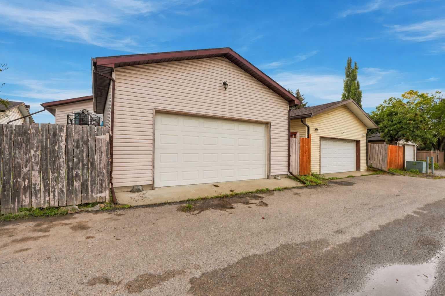 63 Rundleson Way NE