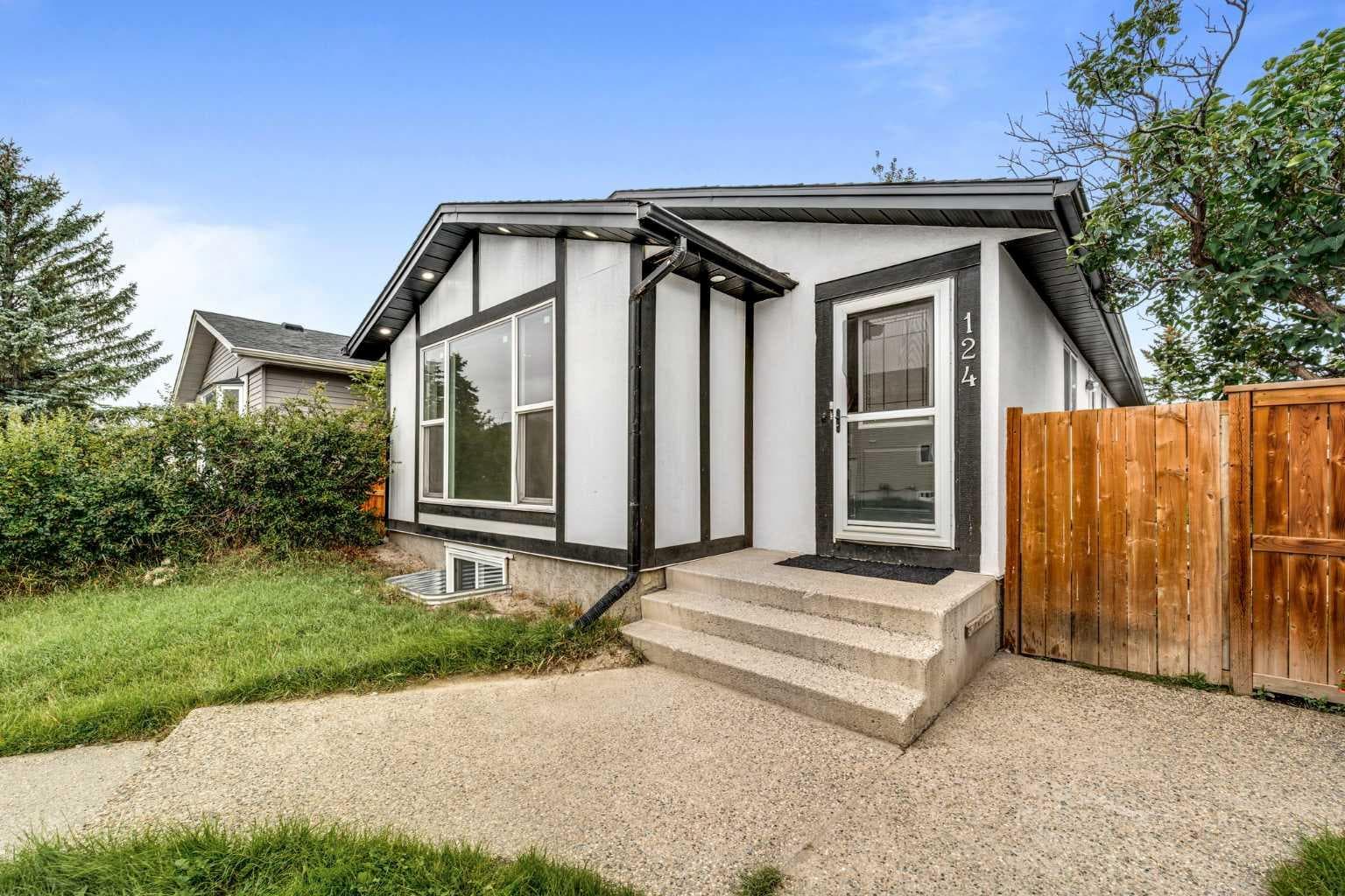 124 Castlebrook Road NE