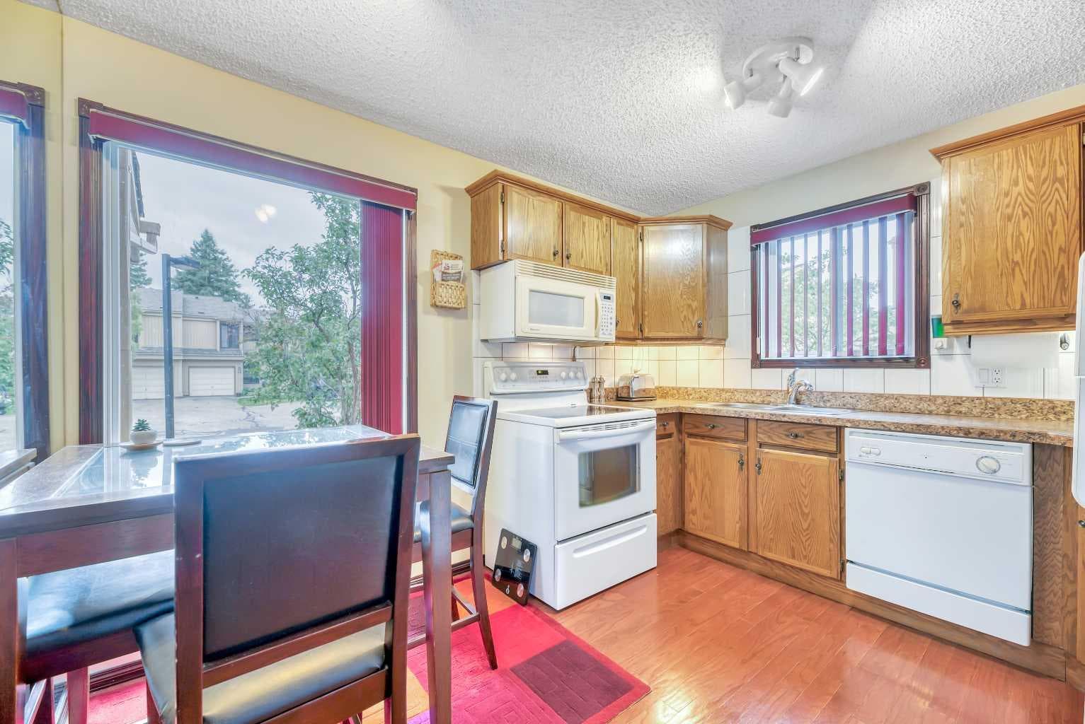 65, 70 Beacham Way NW