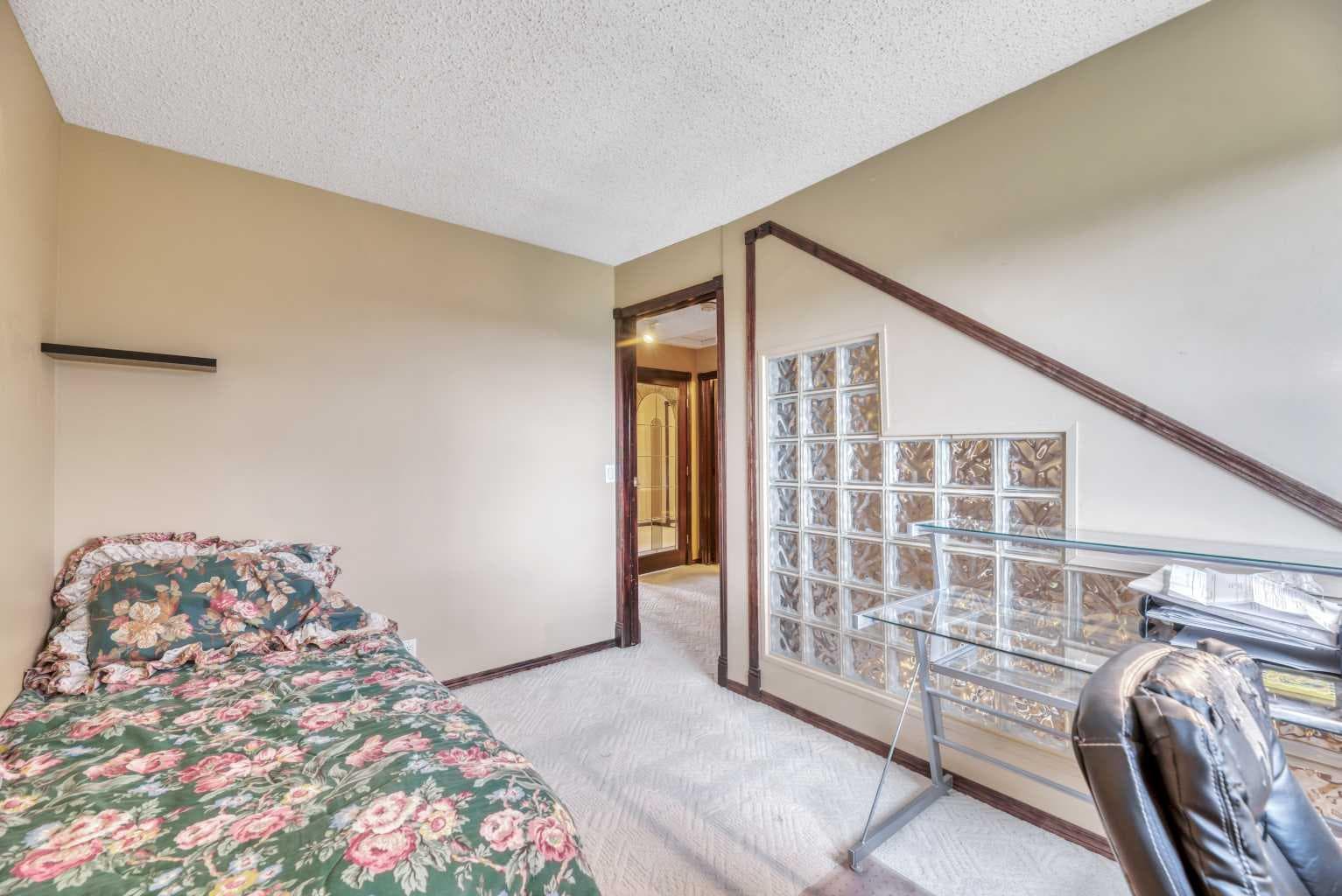 65, 70 Beacham Way NW