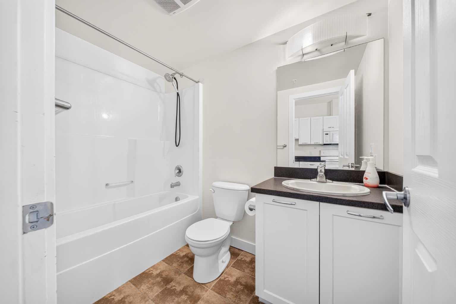 1806, 3820 Brentwood Road NW