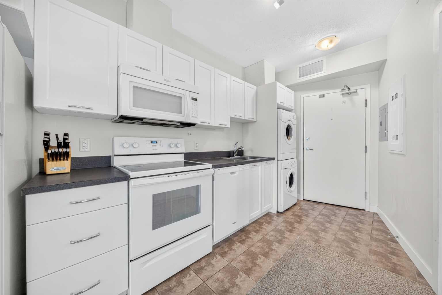 1806, 3820 Brentwood Road NW