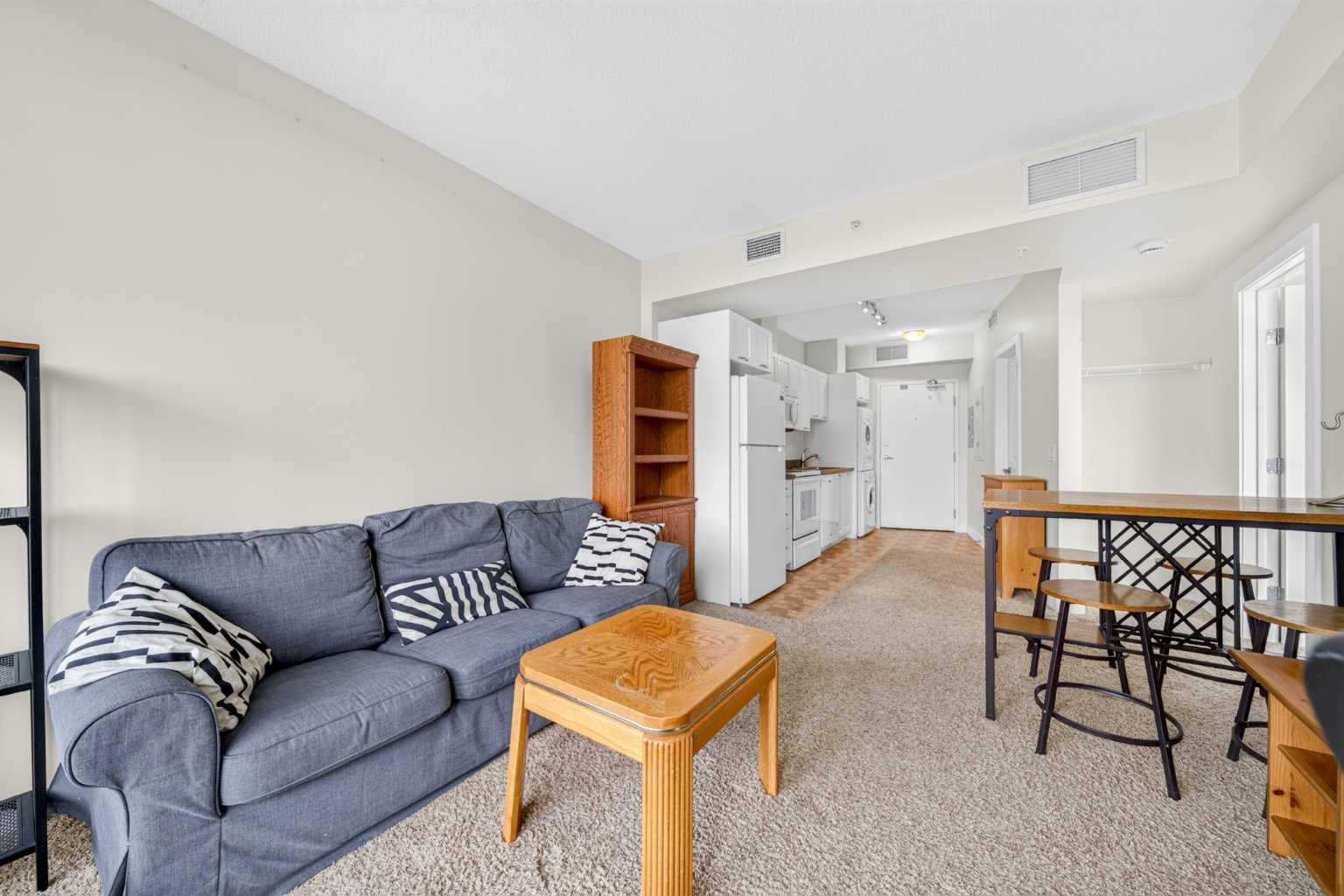 1806, 3820 Brentwood Road NW