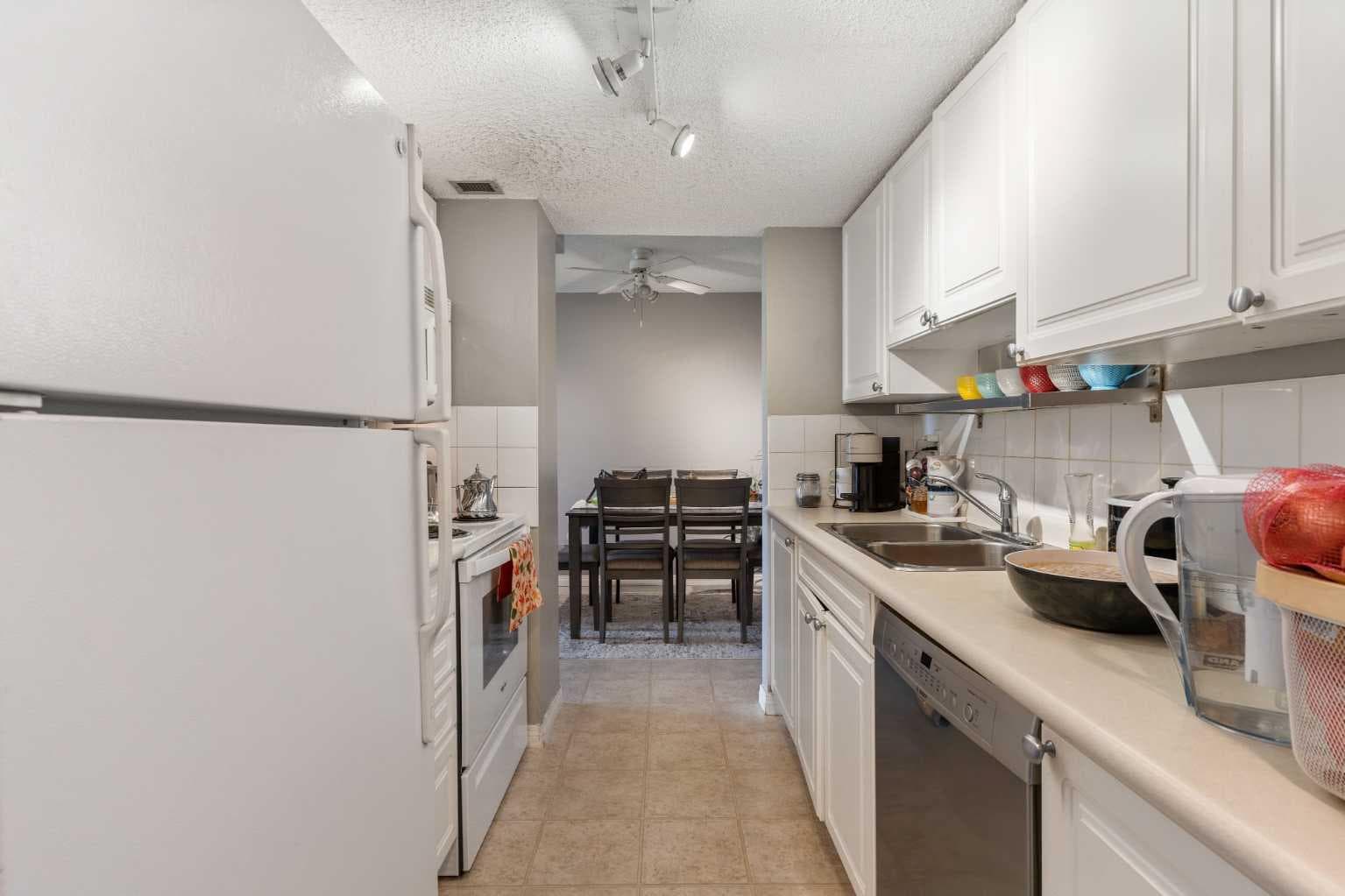 303, 30 Mchugh Court NE