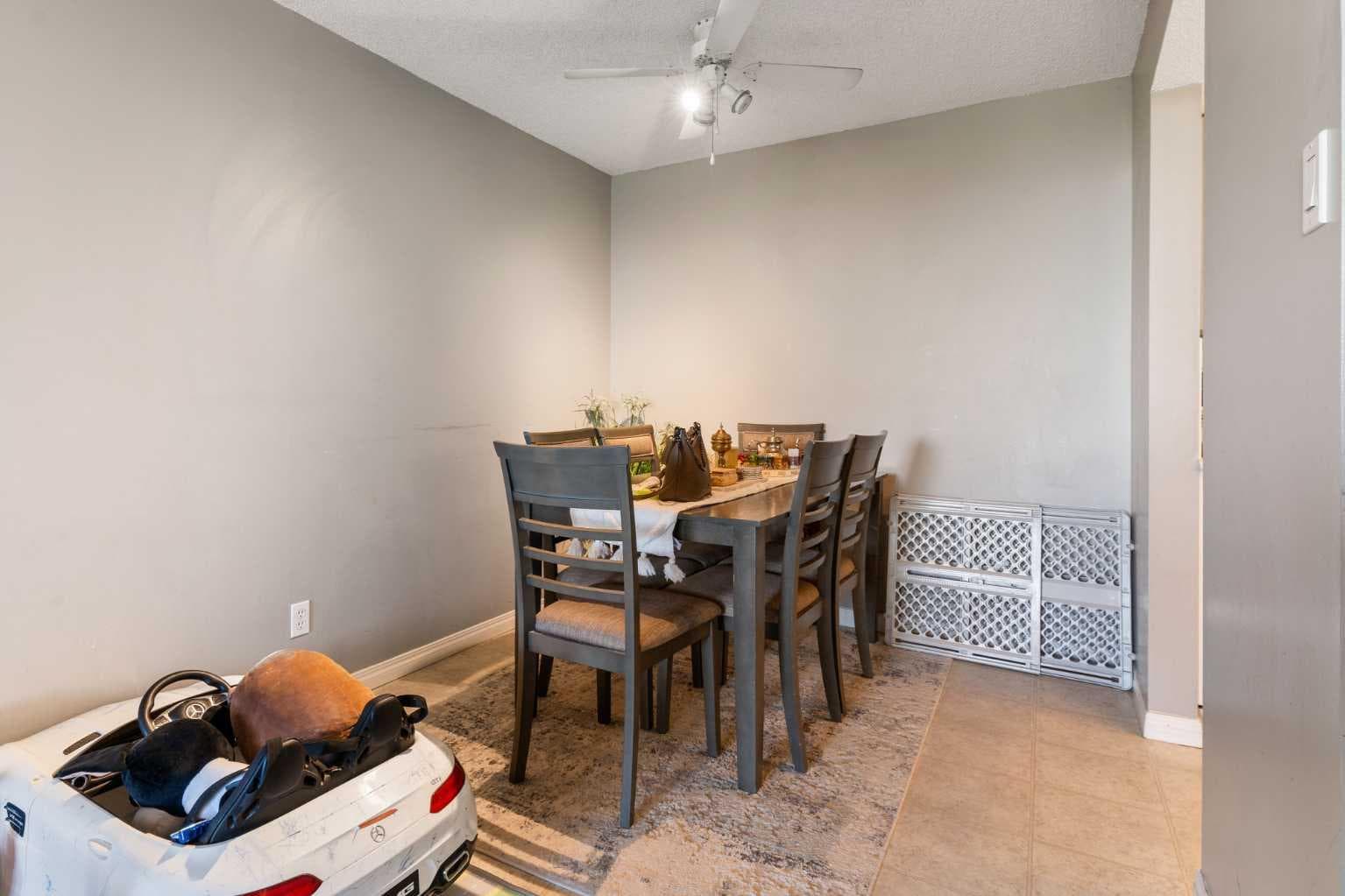 303, 30 Mchugh Court NE