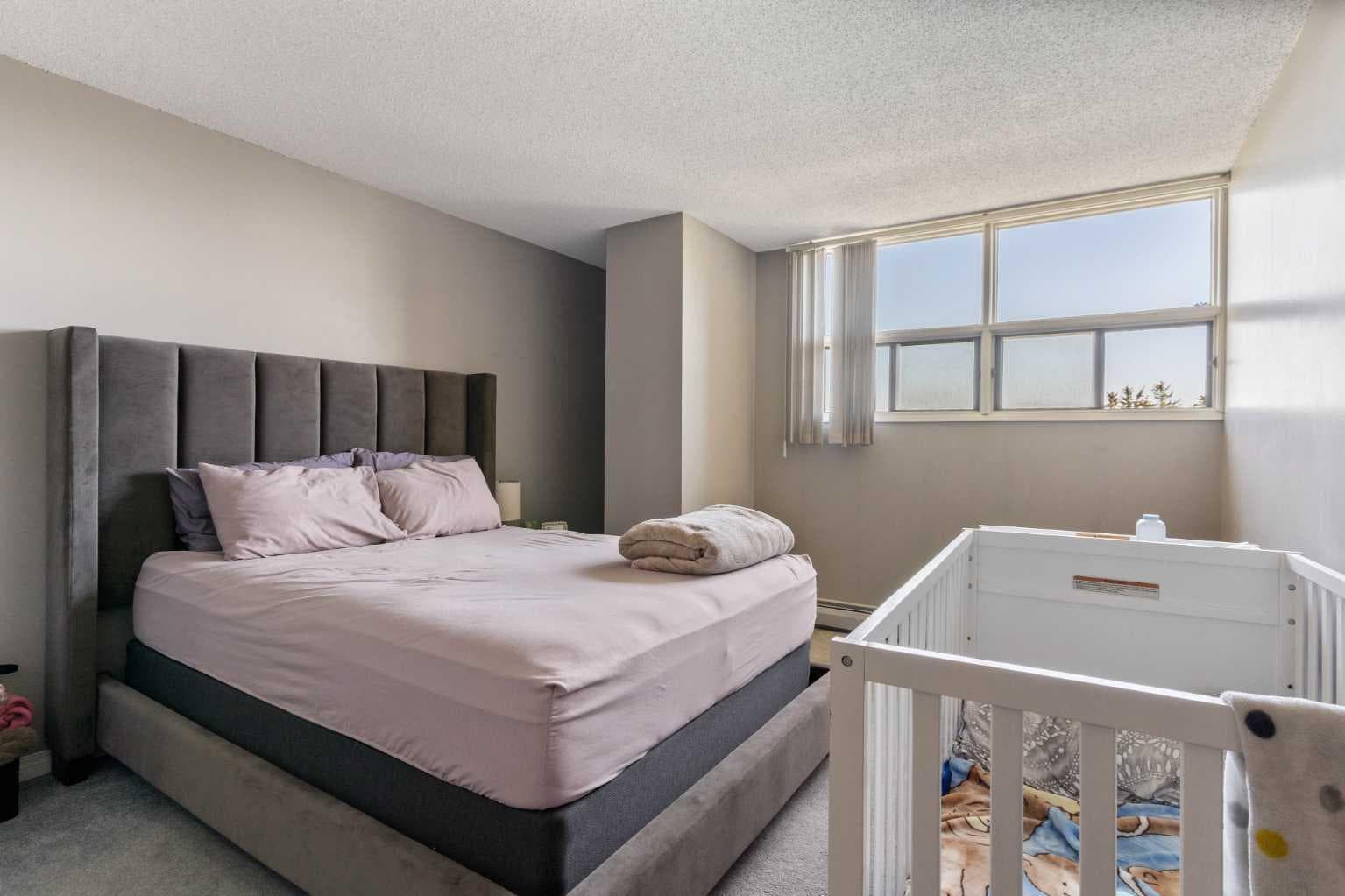 303, 30 Mchugh Court NE