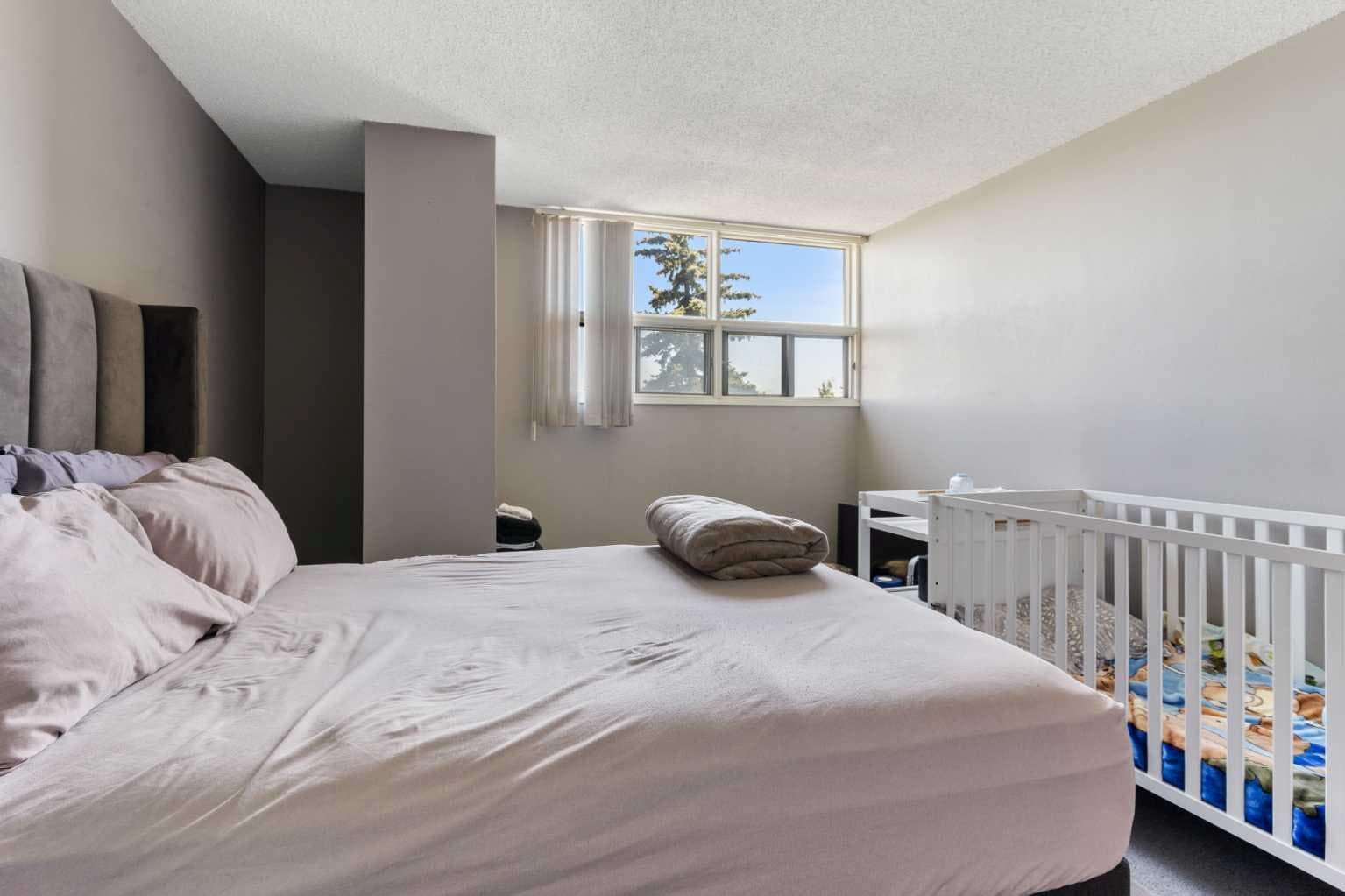 303, 30 Mchugh Court NE