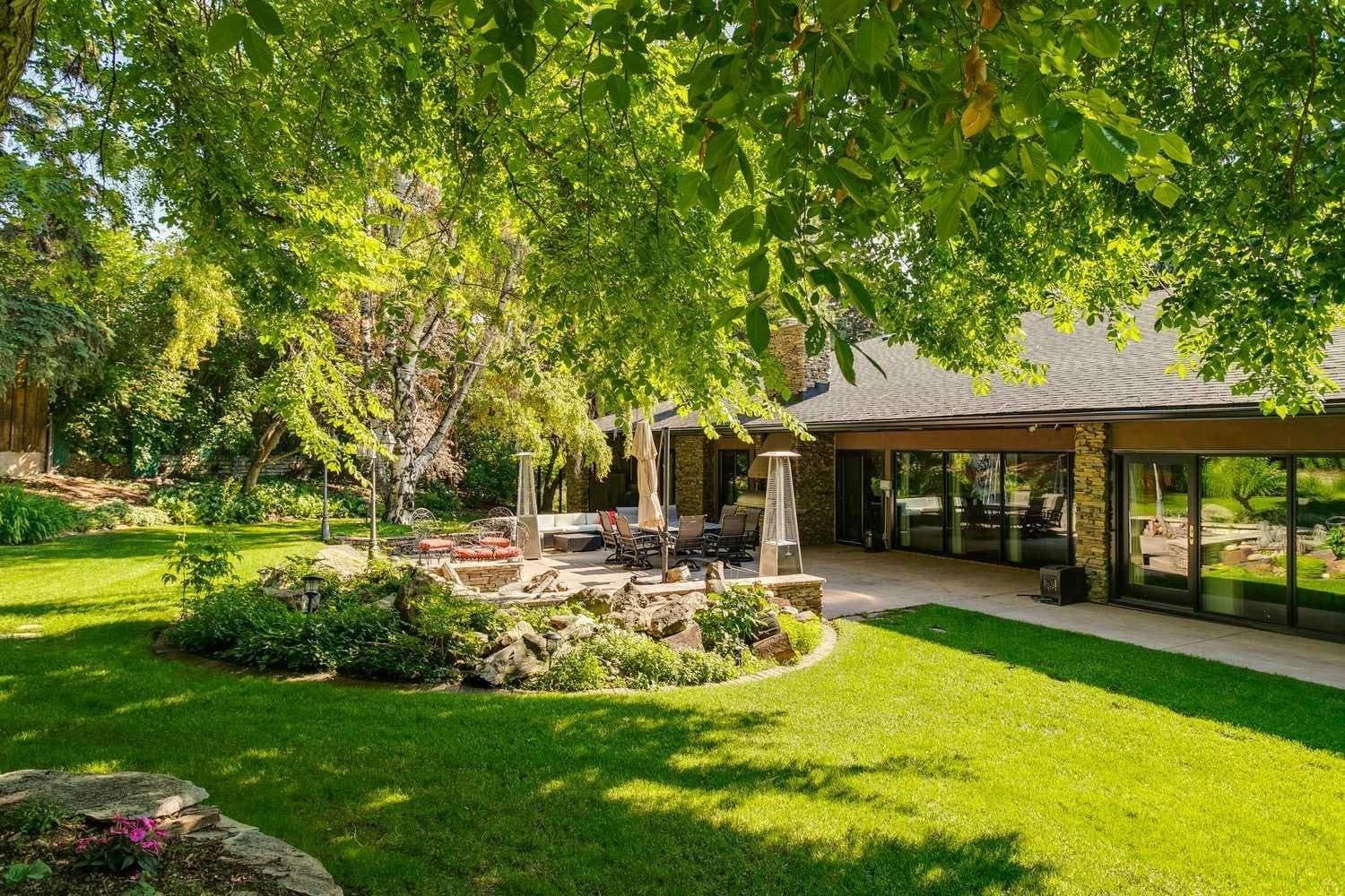 40 Eagle Ridge Place SW