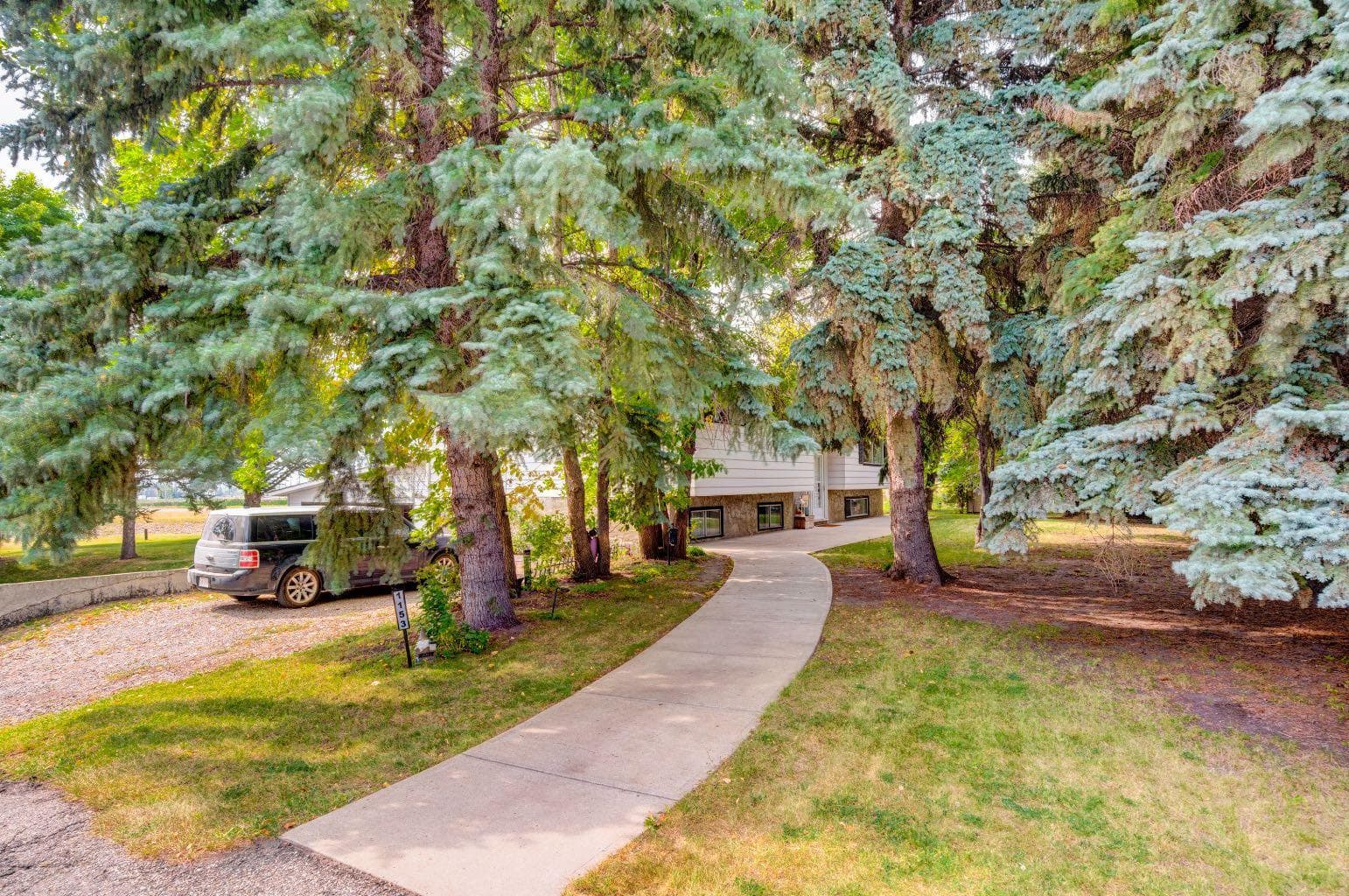 1153 East Lakeview Road 