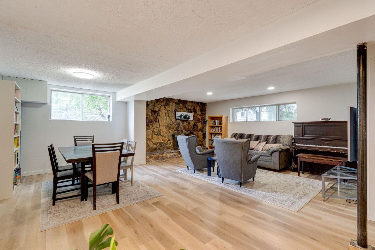 1153 East Lakeview Road 