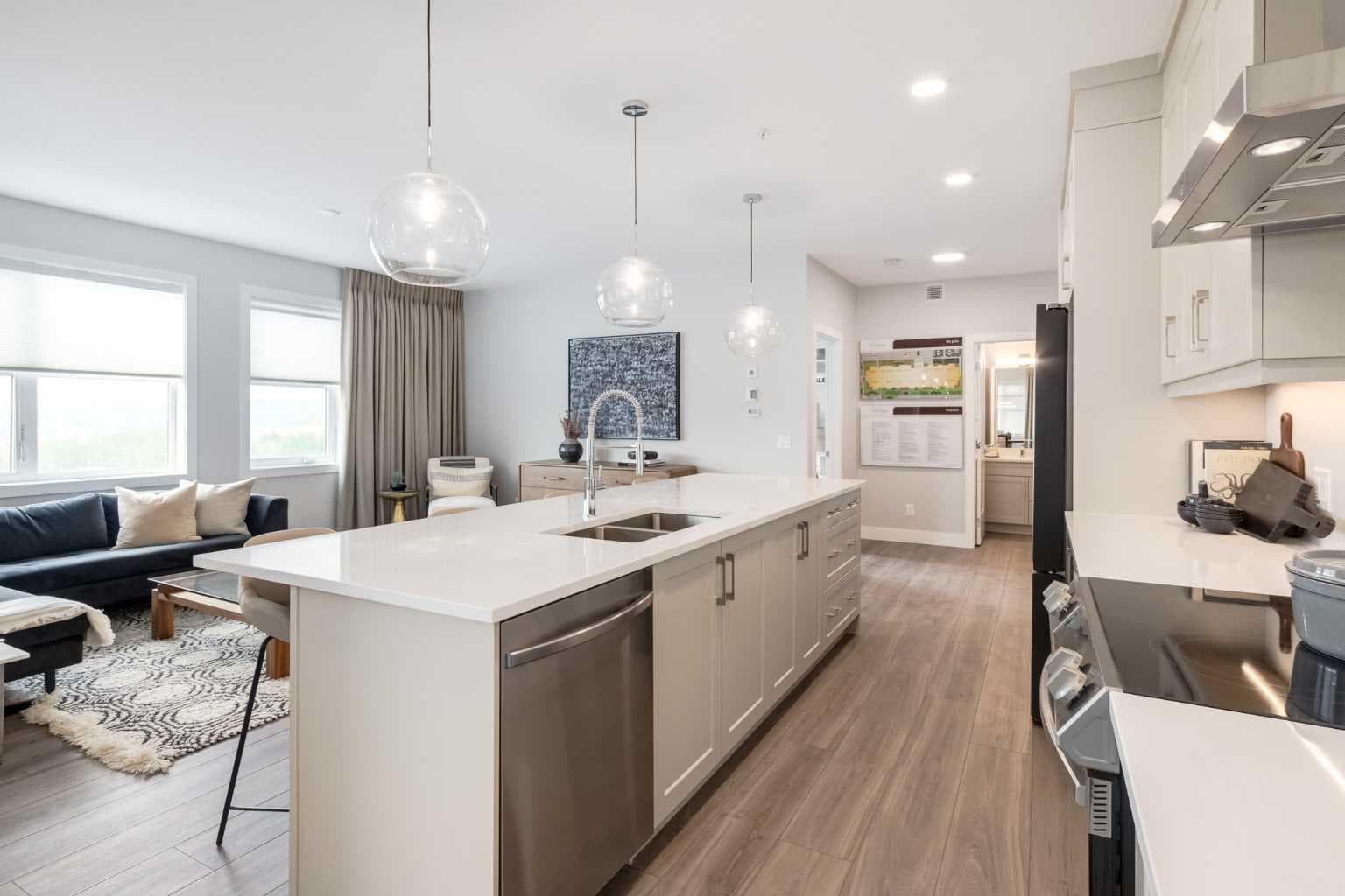 1112, 110 Greenbriar Place NW