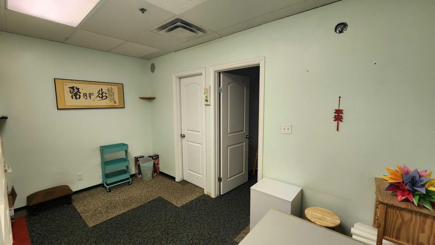 218, 328 Centre Street SE