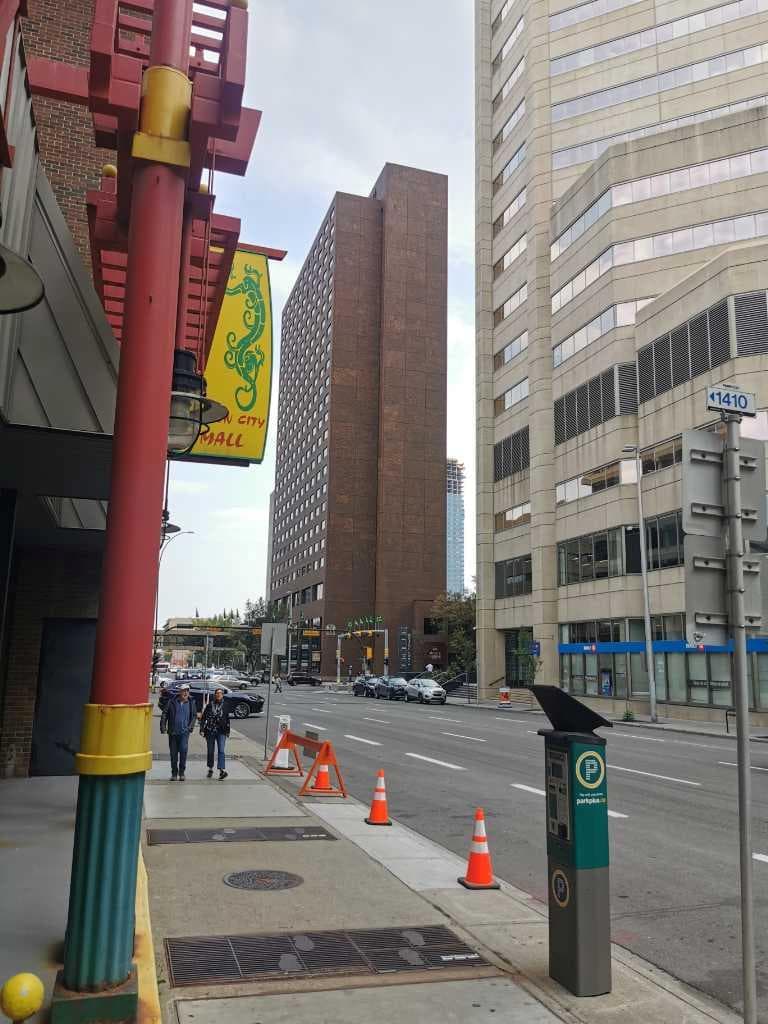 218, 328 Centre Street SE