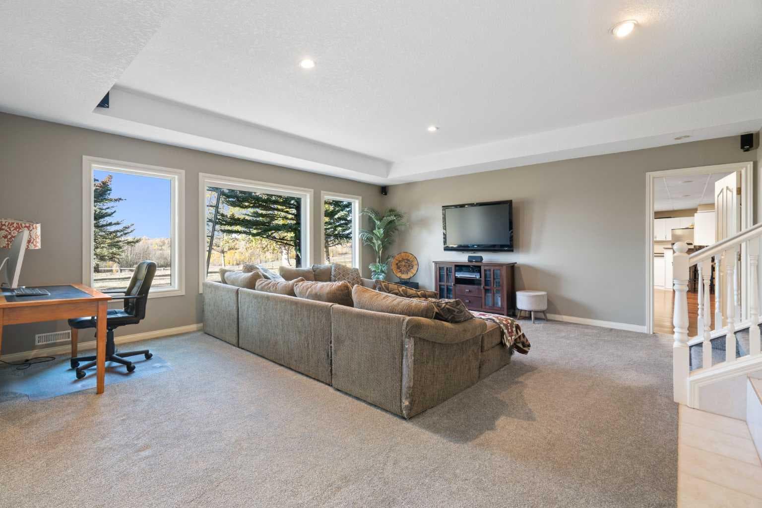 33038 Township Road 272  