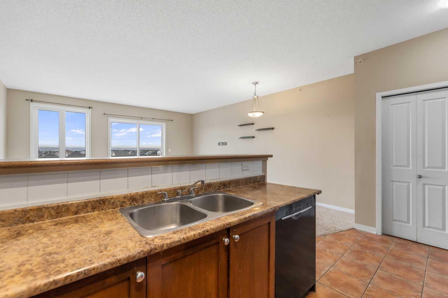 2420, 333 Taravista Drive NE