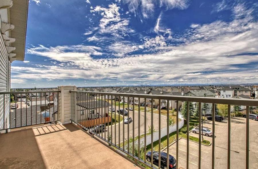 2420, 333 Taravista Drive NE