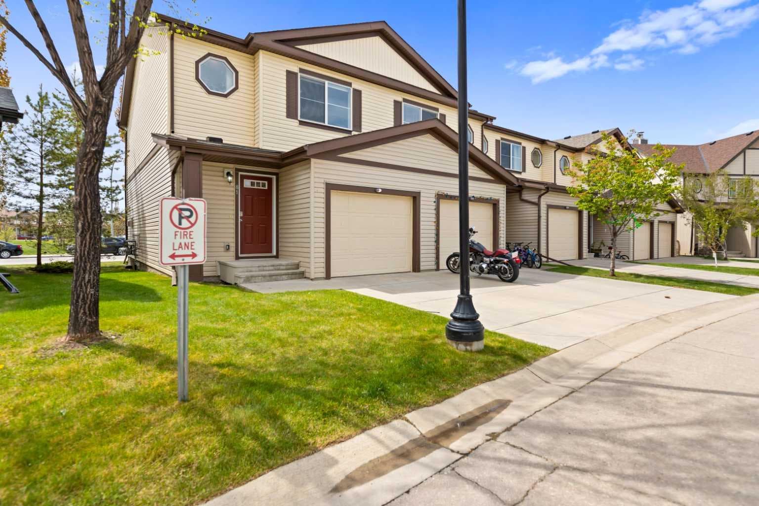 81 Copperpond Landing SE