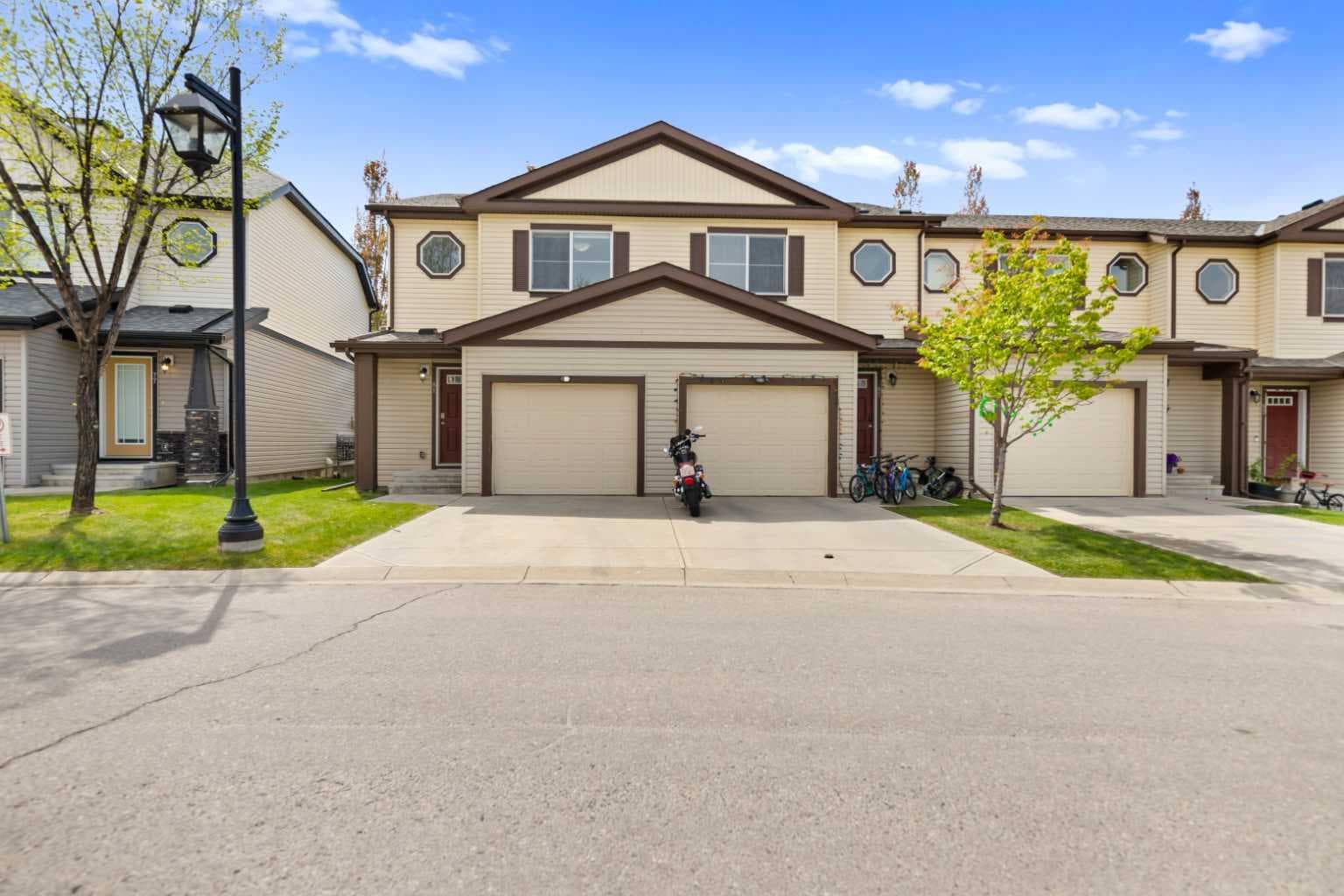 81 Copperpond Landing SE